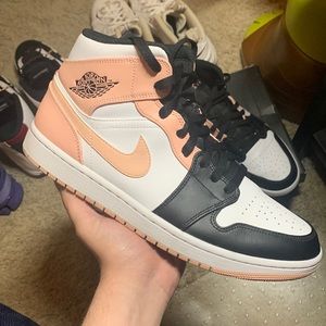 Jordan 1 crimson Tint